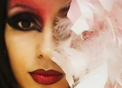 Rojo teatral – Maquillaje de Pasarela